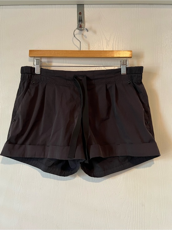 lululemon athletica Pants - Lululemon Spring Break Away Short 4-Way Stretch Black Cuffed Athletic Sz 10